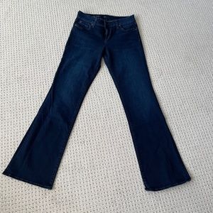 Kut from the Kloth, Natalie style boot cut jeans in excellent condition!